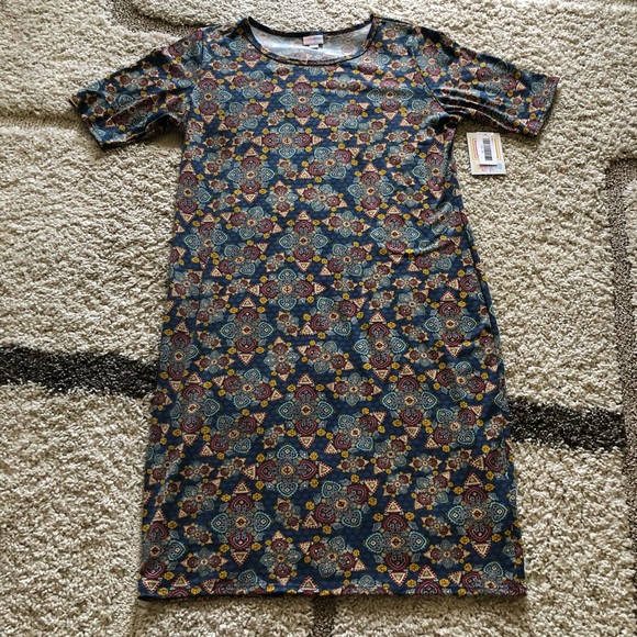 LulaRoe Julia - Triangle Designs - Picture 2 of 3